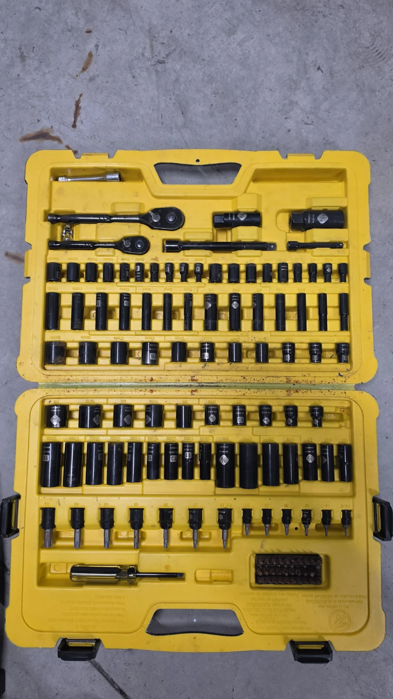 Stanley Professional Grade 122-Piece Mechanics Tool Set - photo 4