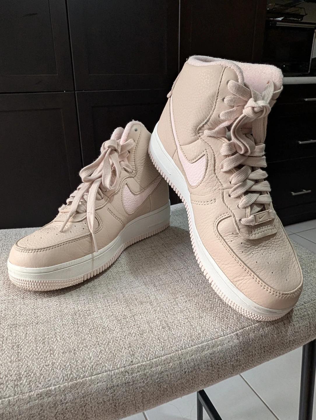 Nike Air Force 1 High Top Sneakers - Beige/Pink