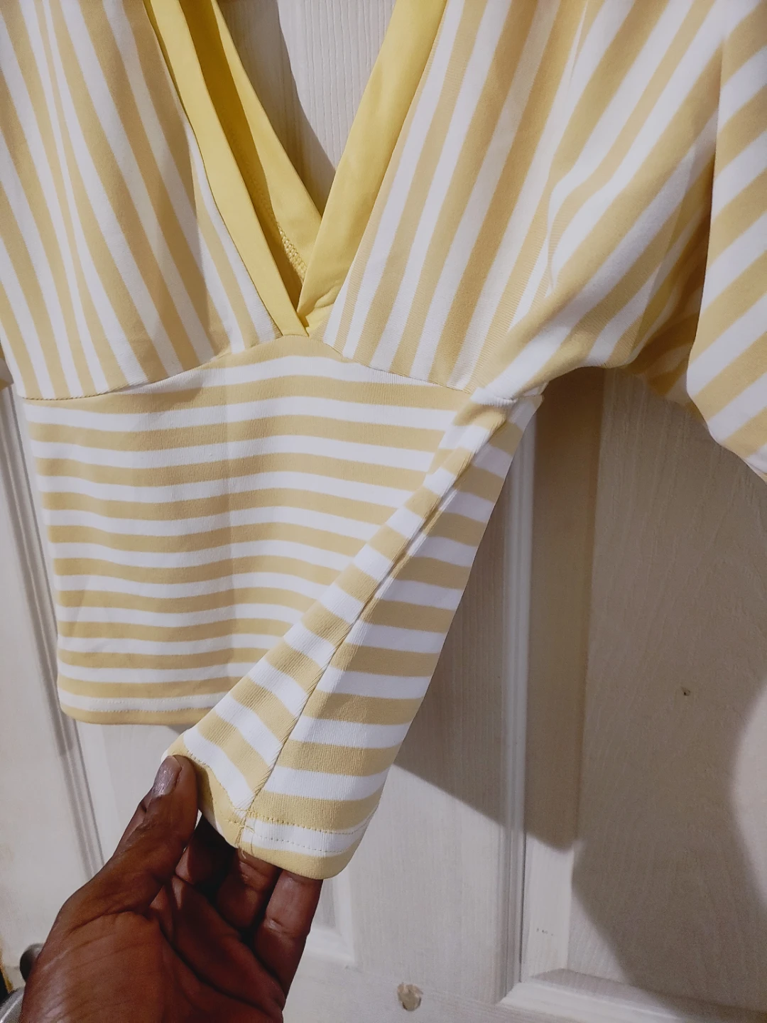 Yellow and White Striped V-Neck Crop Top size Medium new - photo 2