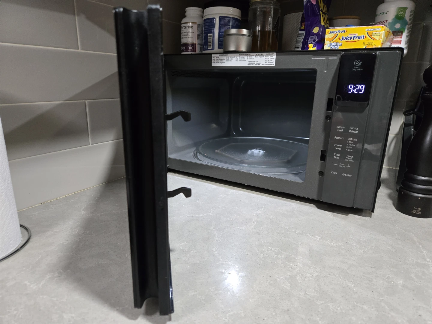 LG Microwave Oven - photo 2