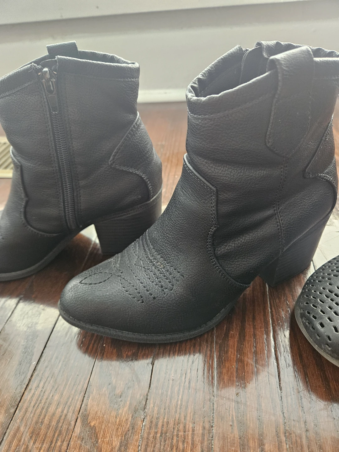 Women's size 6 shoes -Sketchers Black clogs & others - photo 3