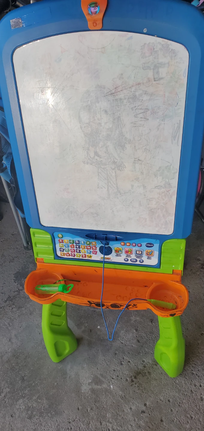 VTech Easel, Chalkboard & Whiteboard for Kids