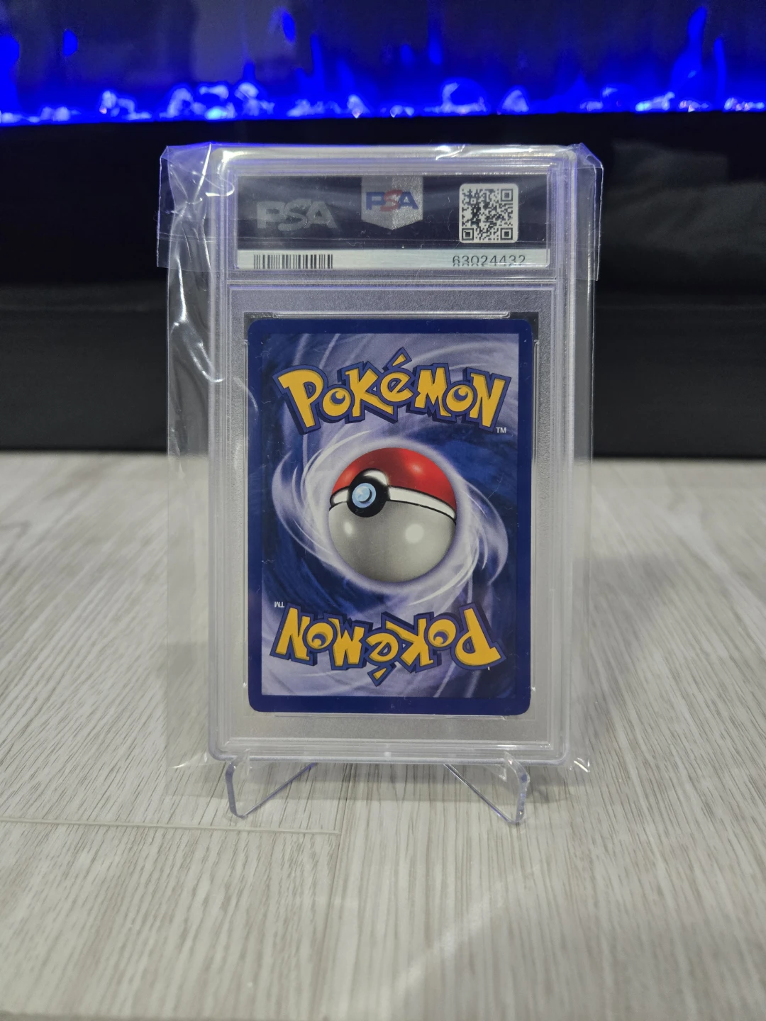 Pokemon 1999 Base Set Shadowless Blastoise PSA 8!! - photo 2