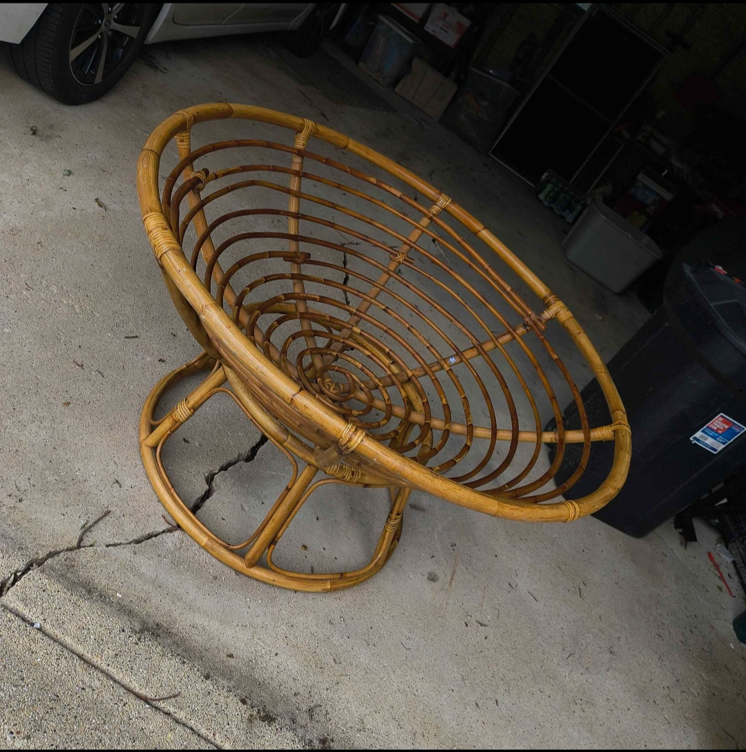 Big Rattan Frame Papasan Chair with Grey Cushion. - photo 3