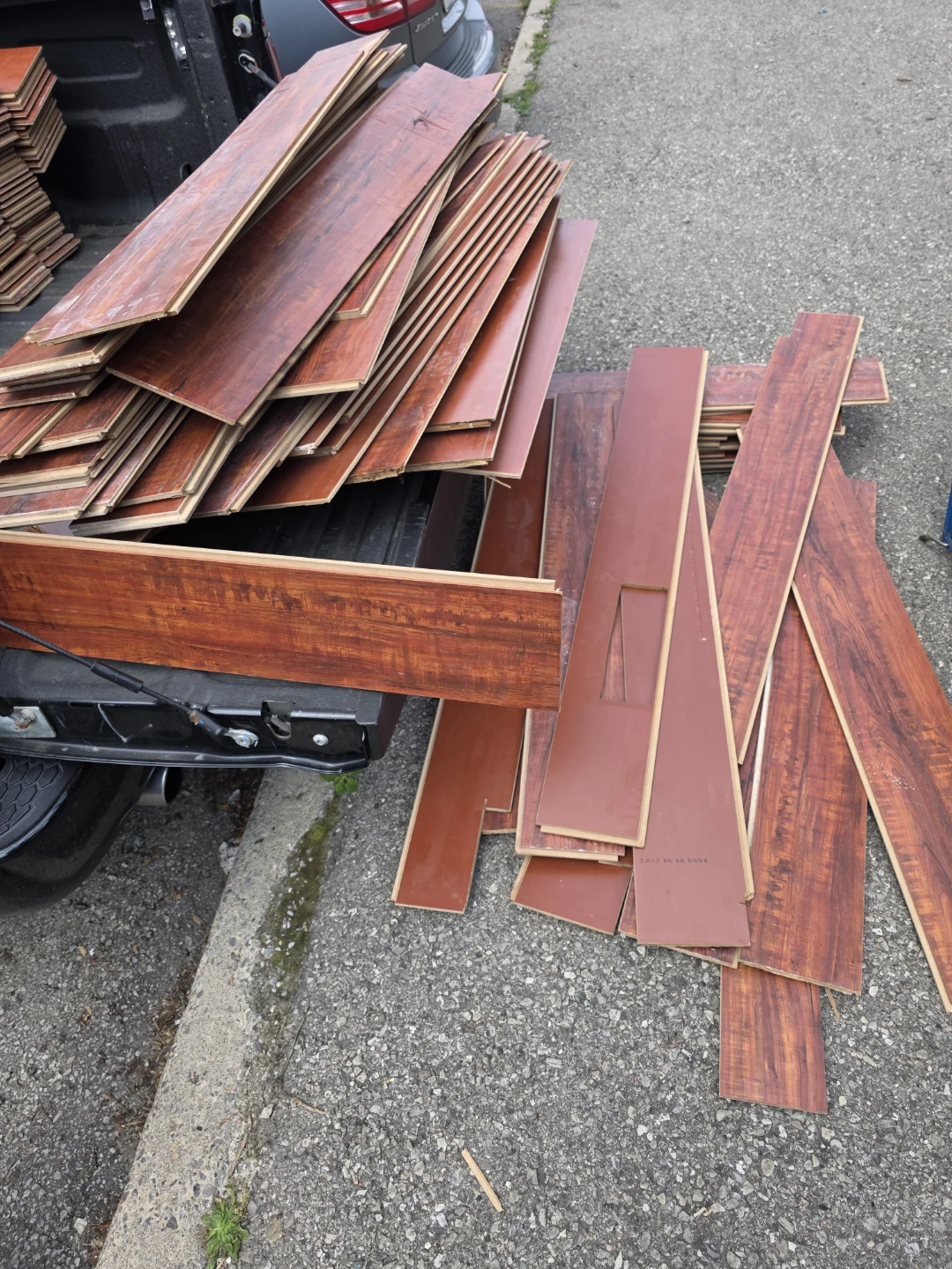 Laminate flooring - photo 2
