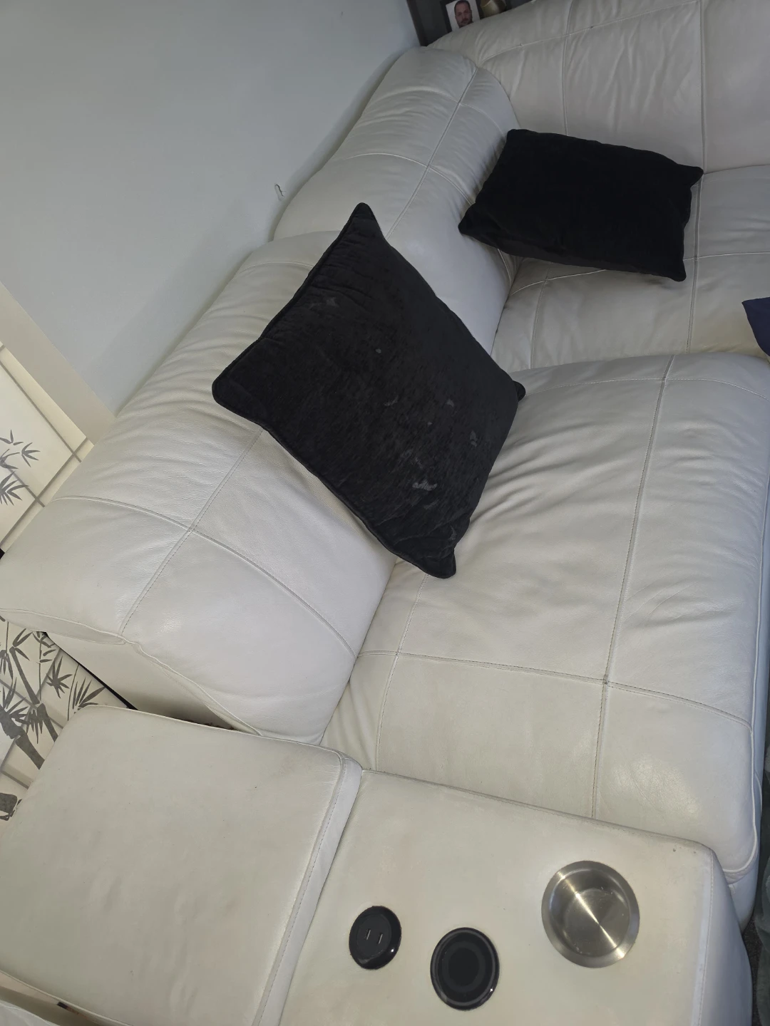Couch - photo 2