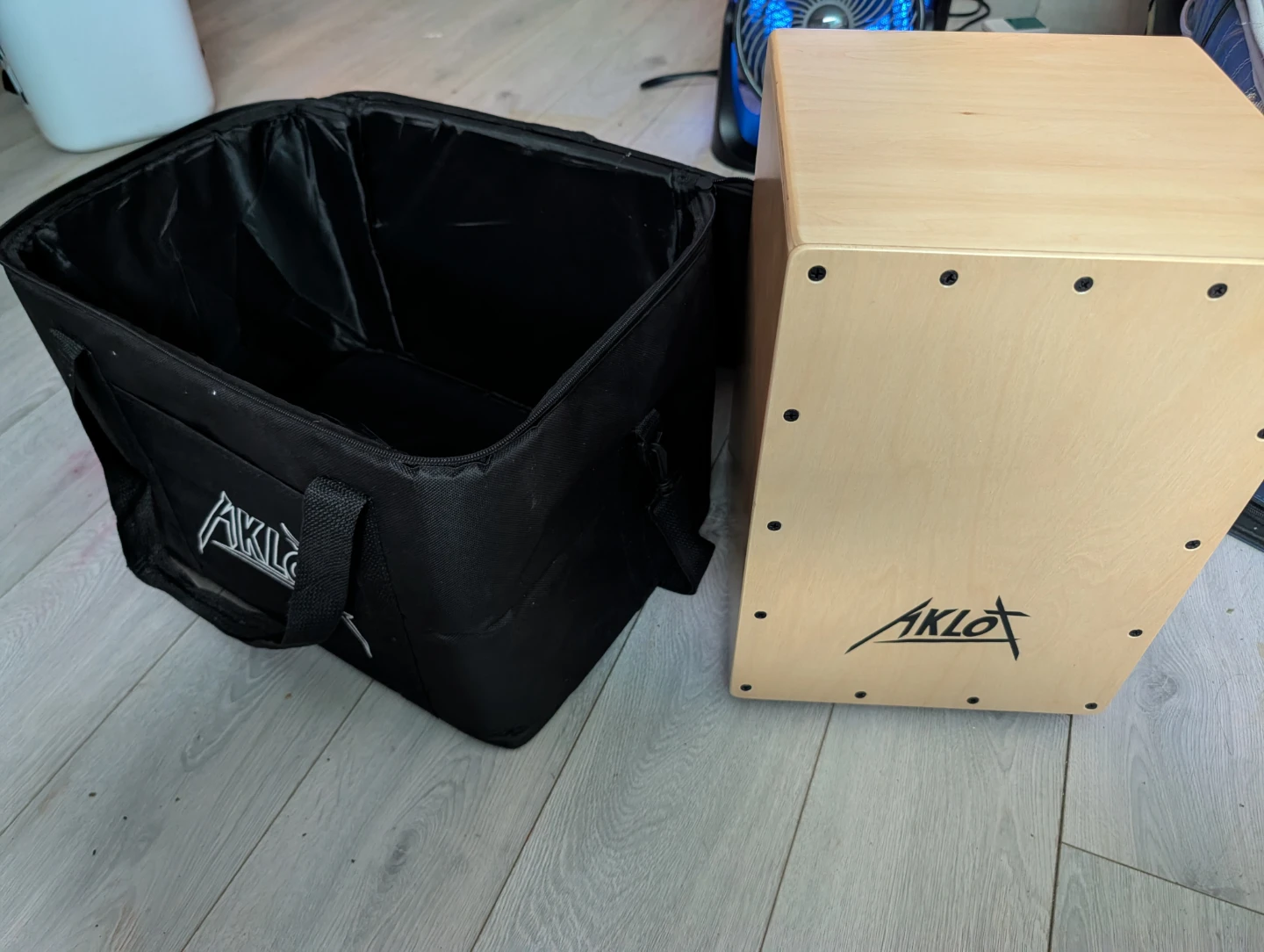 AKLOS Cajon Drum with Gig Bag