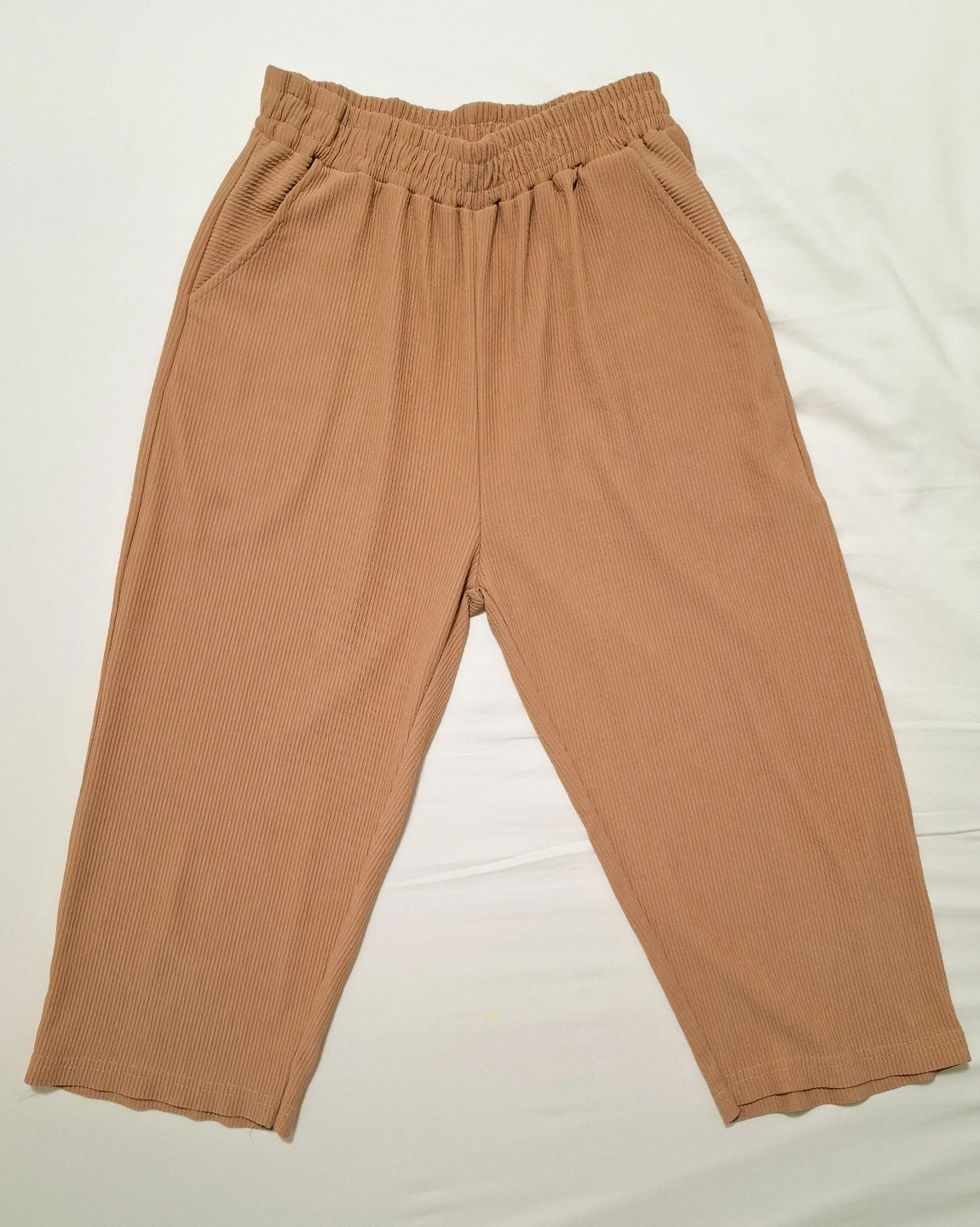 Beige Ribbed Capri Pants - photo 2