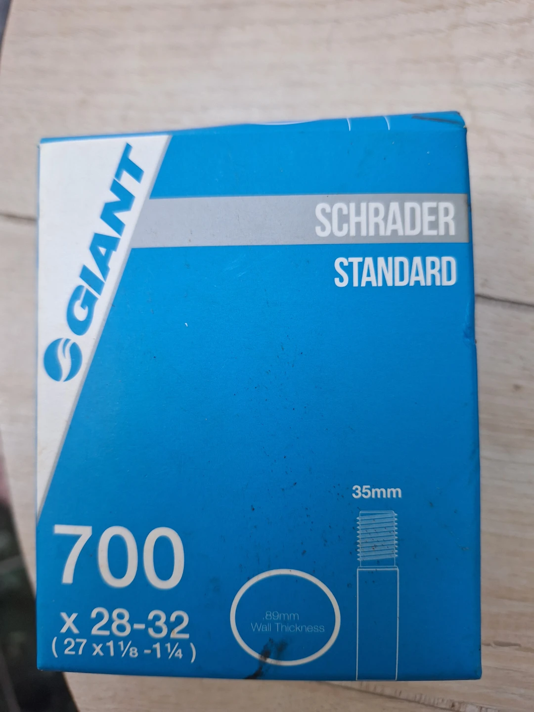 Giant Schrader Standard Bicycle Inner Tube 700c x 28-32
