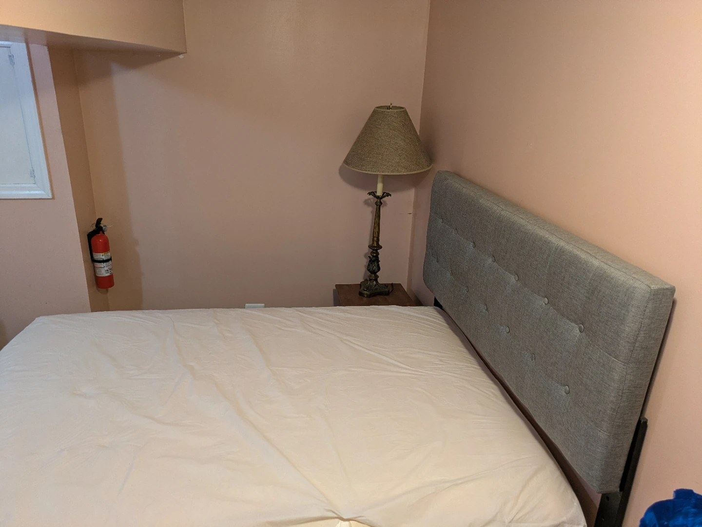Queen size bed - photo 4