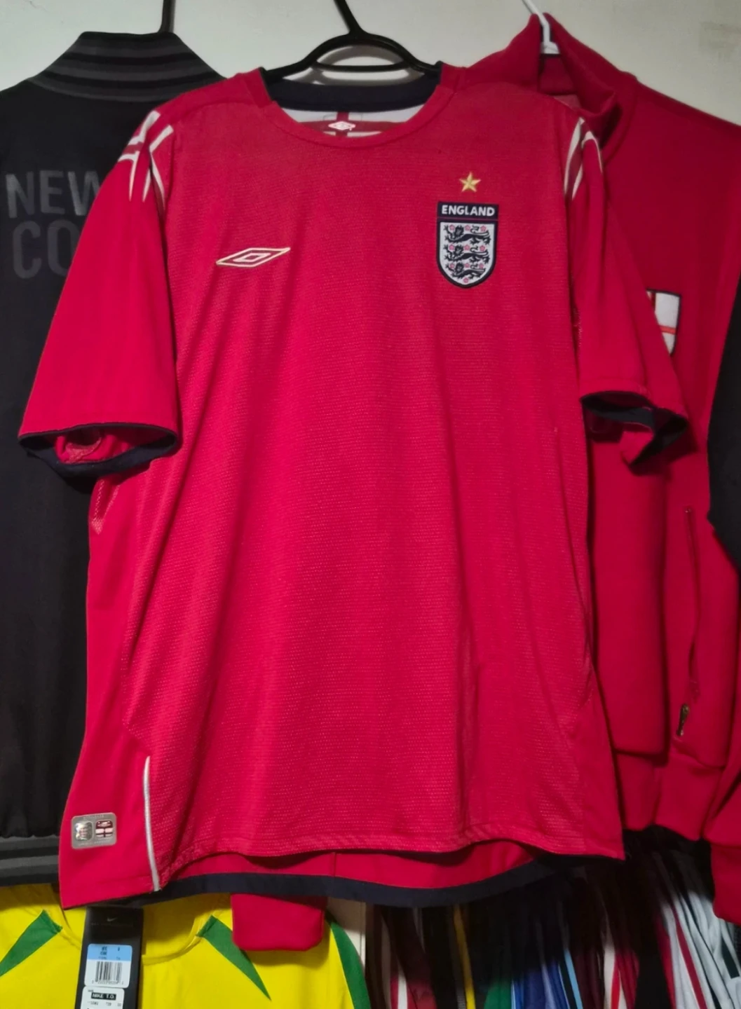 England 2004 UMBRO Euros soccer jersey