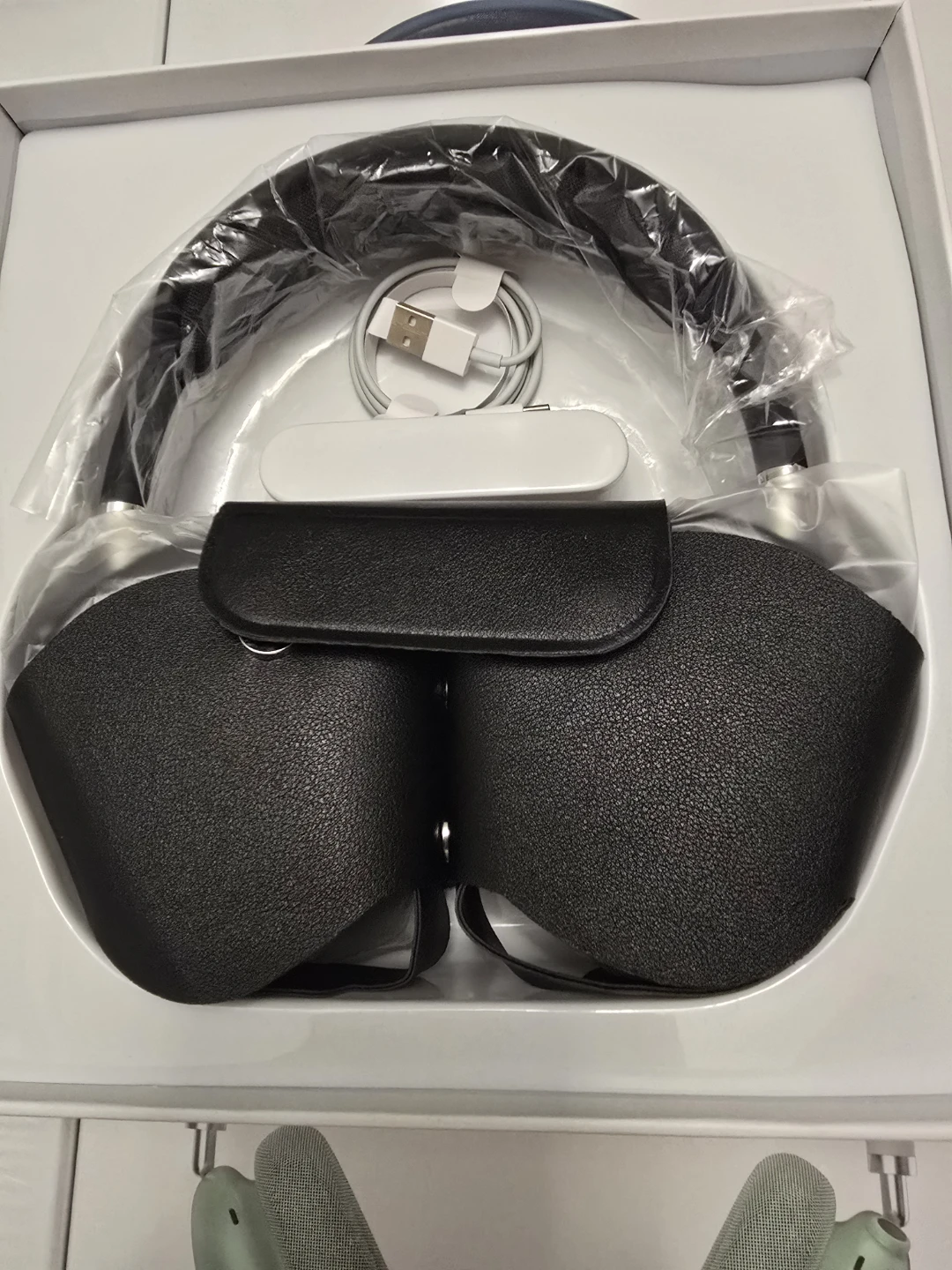 Apple AirPods Max Wireless Over-Ear Headphones - photo 2