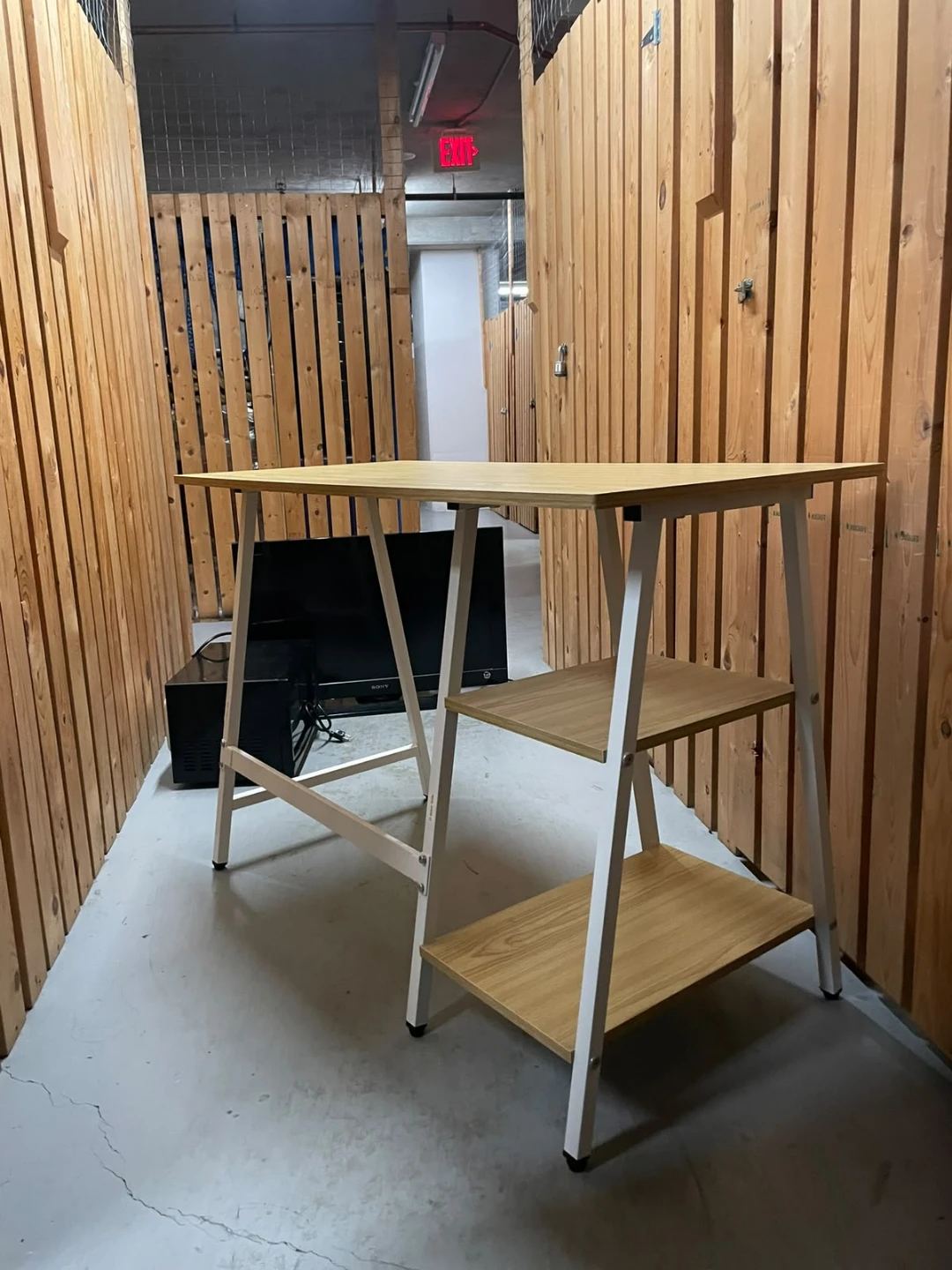 Wood Grain Desk with Shelves - photo 5