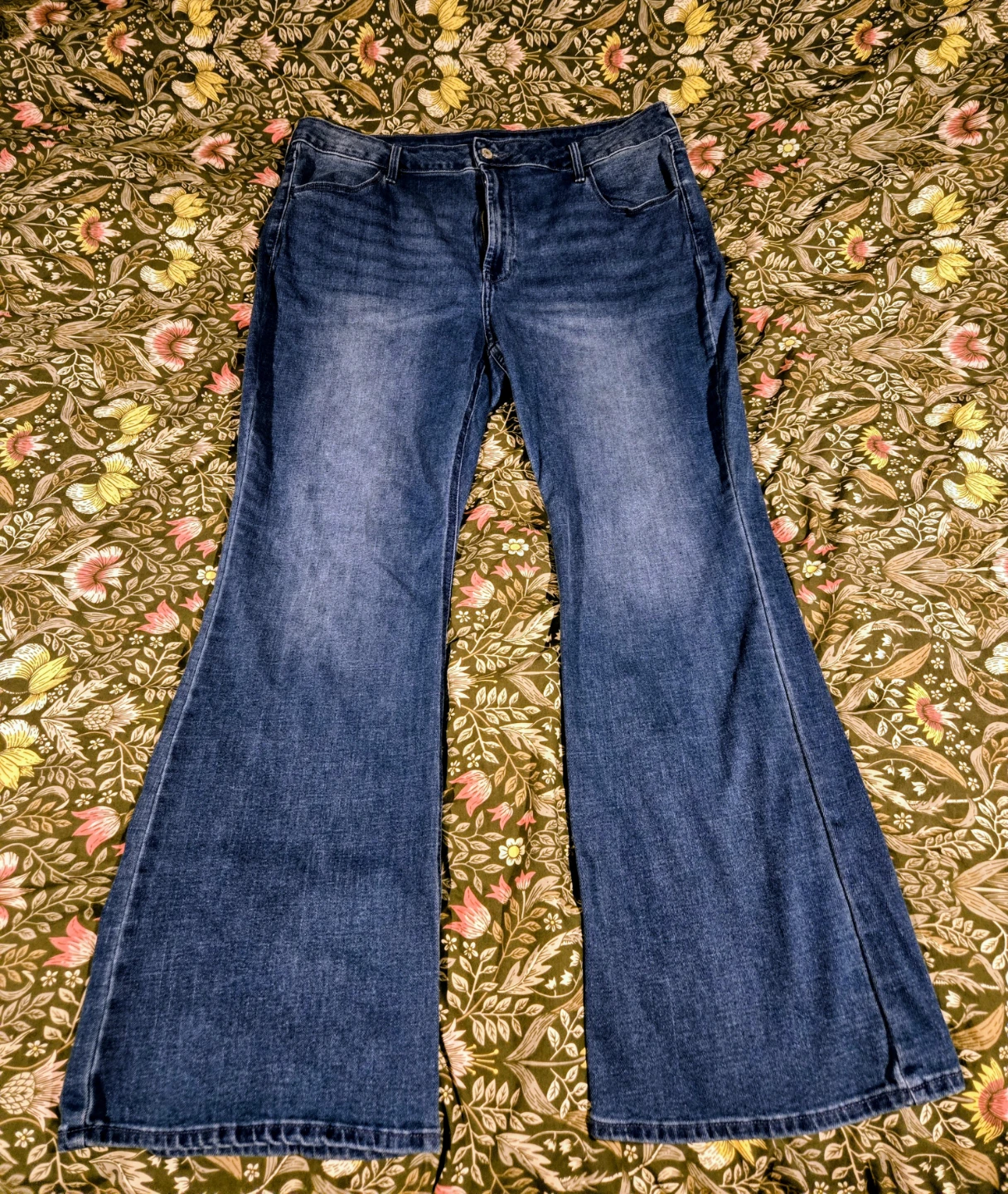 Old Navy WOW Flare Jeans Size 18