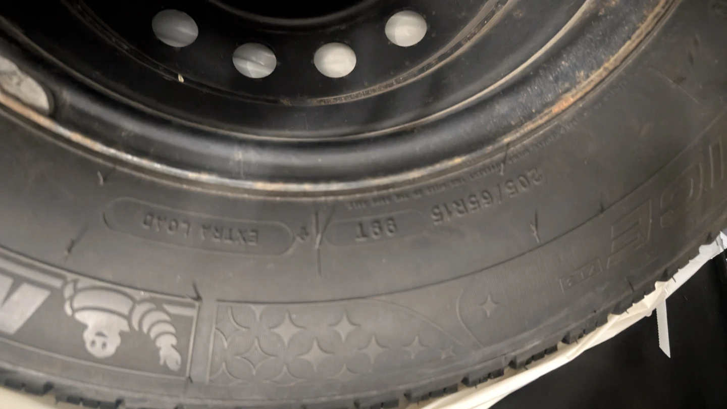 4 Michelin Winter Tires with Rim 205/65R15