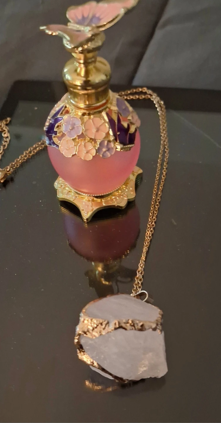 Decorative Perfume Bottle Pendant Necklace
