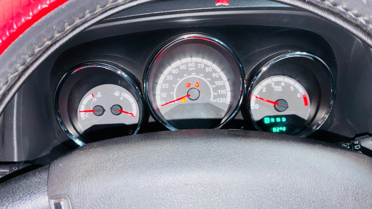 Red Dodge Caliber 4-Door Hatchback - photo 4