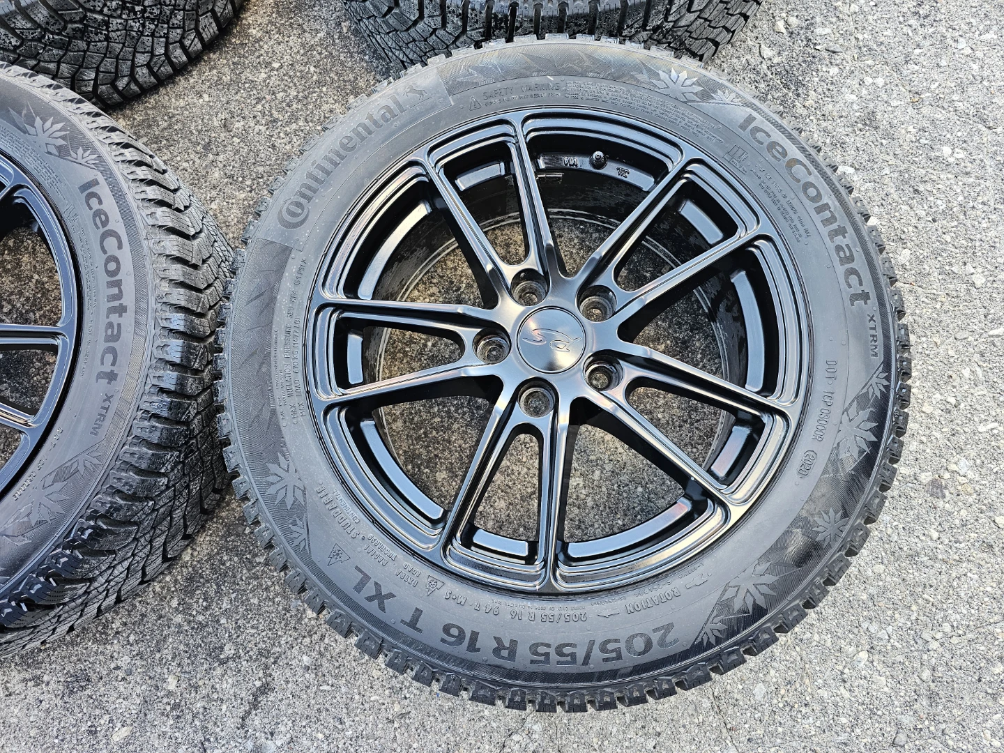 VOLKSWAGEN GOLF WINTER TIRES ON ALLOY RIMS 205/55 R16 - photo 2