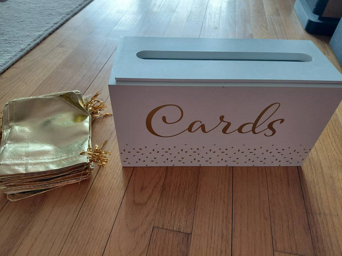 White Cards Box with Gold Confetti Design & Gold Favor Bags
