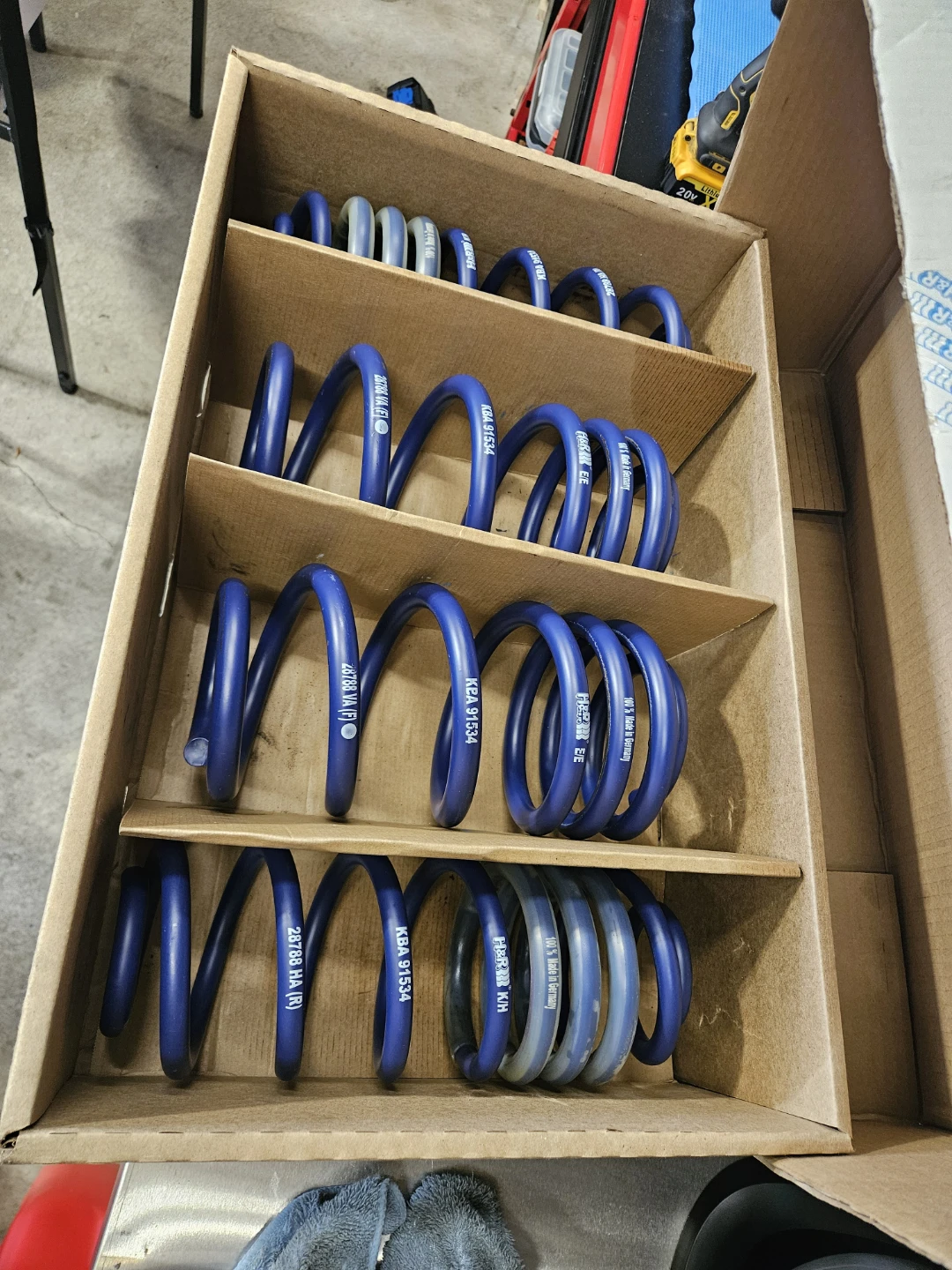 H&R Springs Kit for Porsche Macan W/O PASM - photo 2
