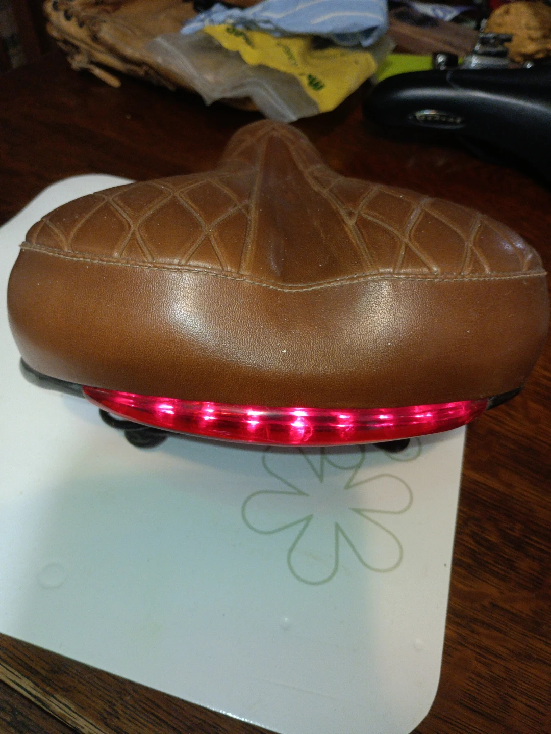 Everyday Bicycle Saddle with Integrated Tail Light - photo 3