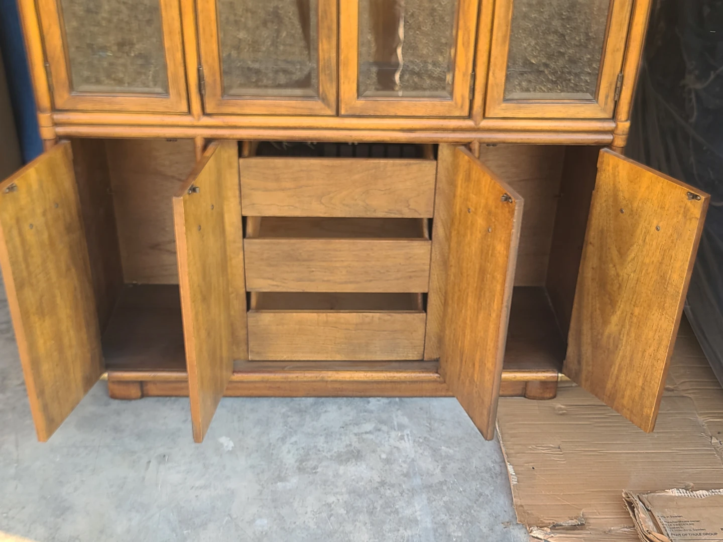 Vintage Drexel Accolade Walnut Display Cabinet / China Cabinet - photo 5