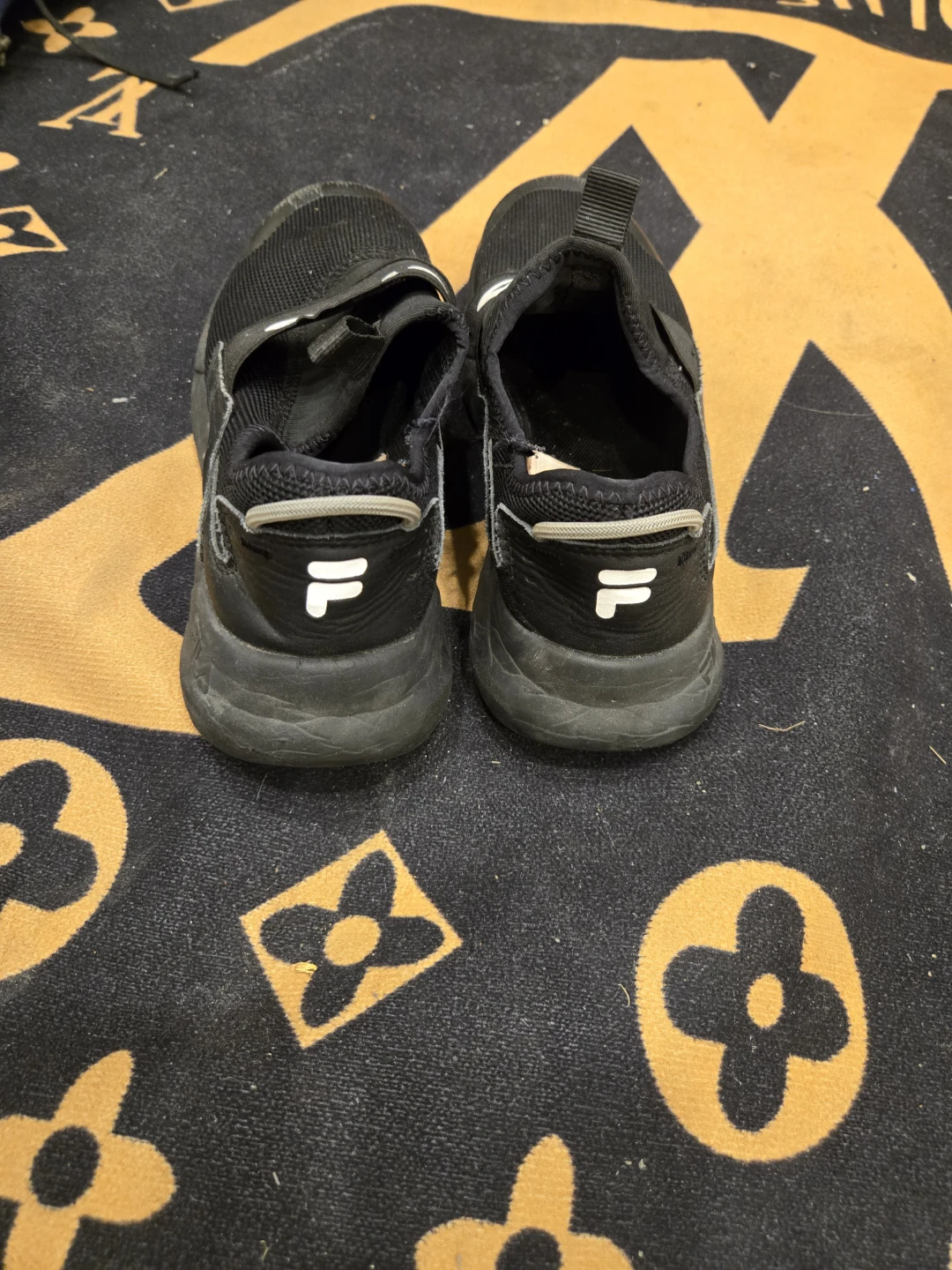 Black Fila Slip-On Shoes size 7 - photo 2