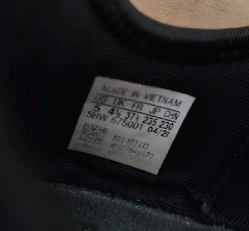 Adidas NMD R1 Triple Black – Size 5 US - photo 5