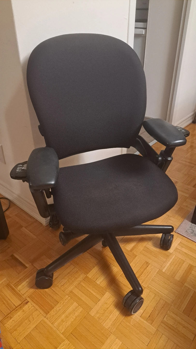 Office ergonomic chair in good condition