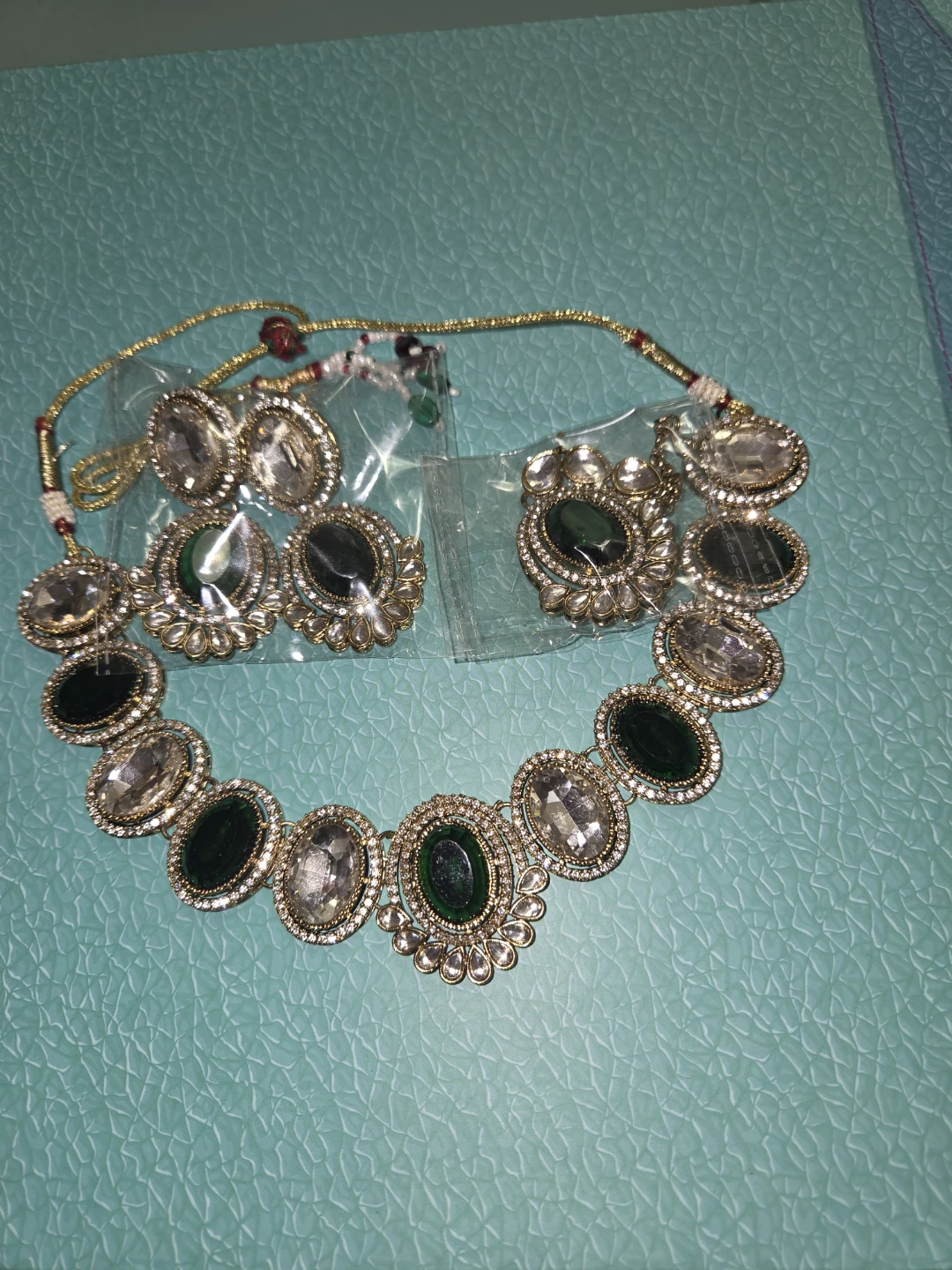 Jewellery Set with Necklace and Earrings - photo 4