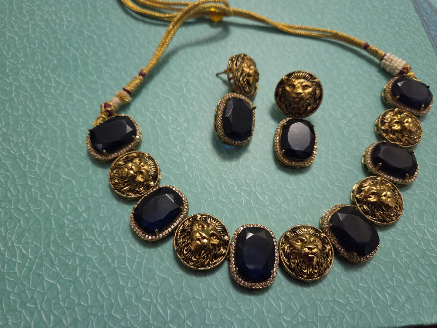 Jewellery Set with Necklace and Earrings - photo 5