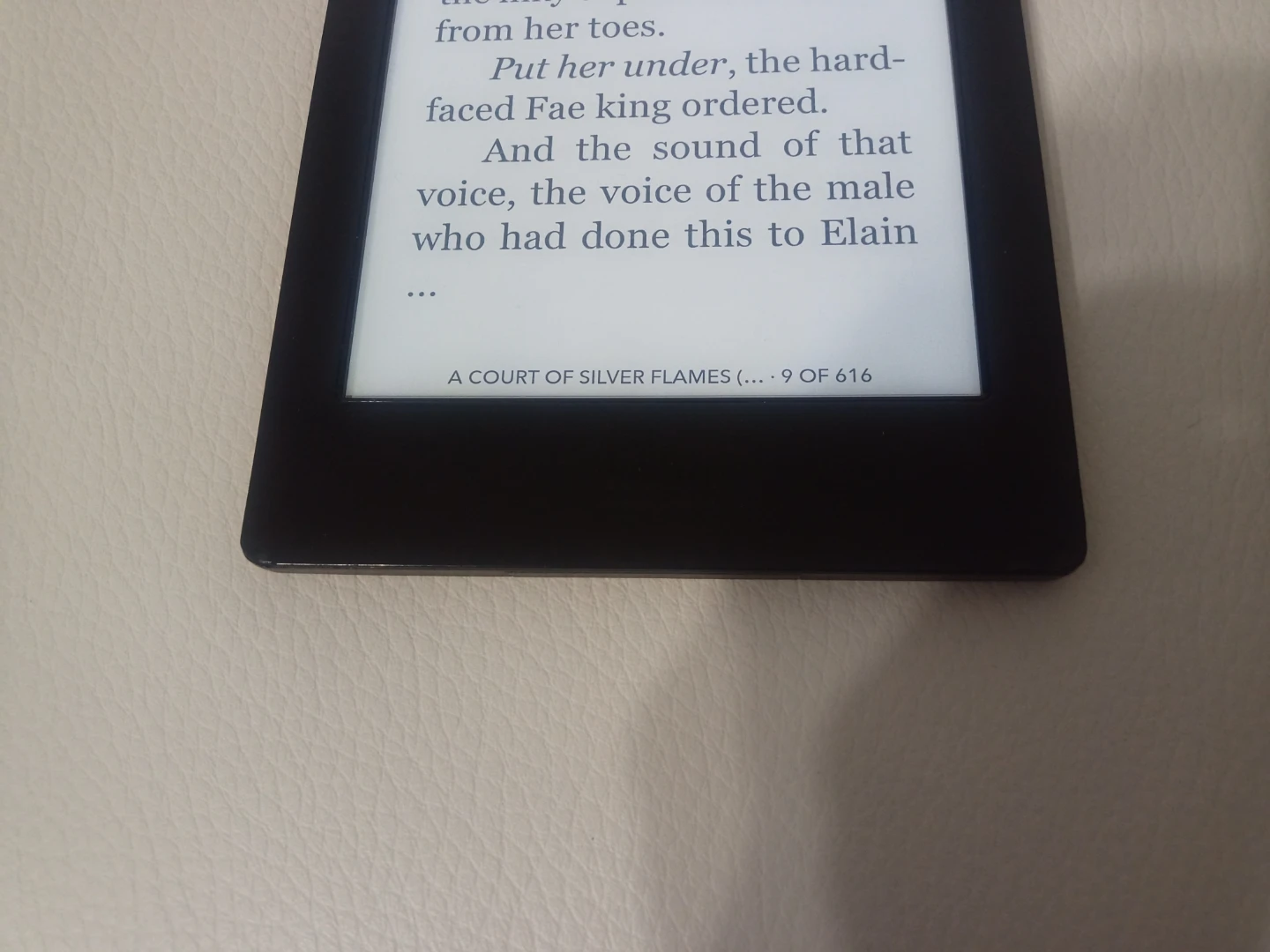 Kobo Aura H2O e-reader with case - photo 3