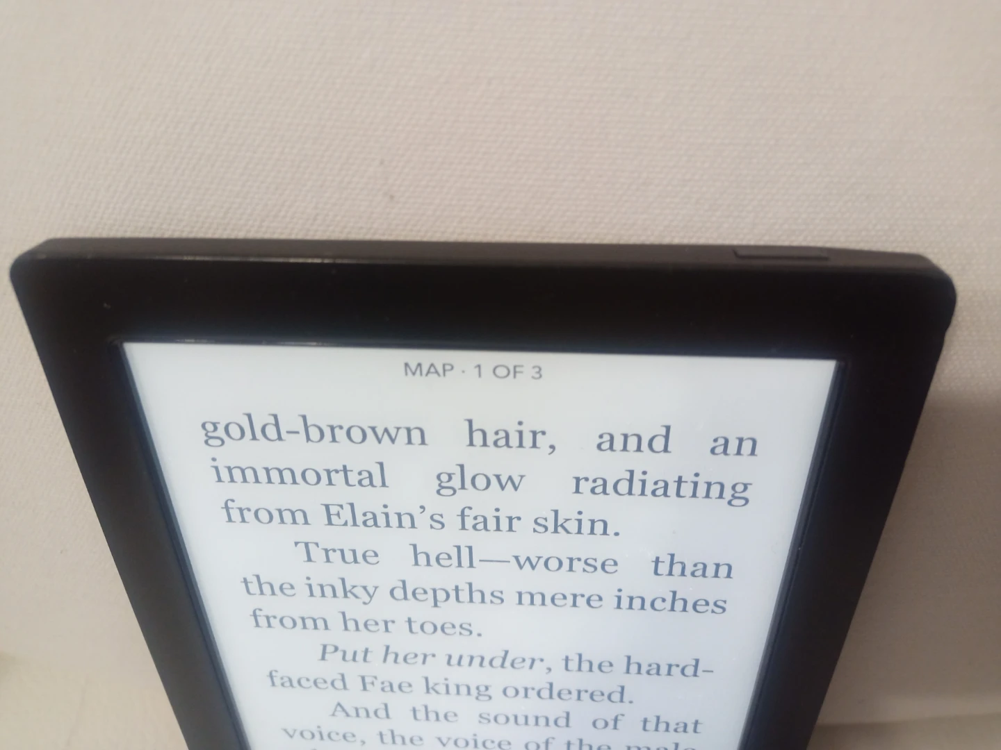 Kobo Aura H2O e-reader with case - photo 4