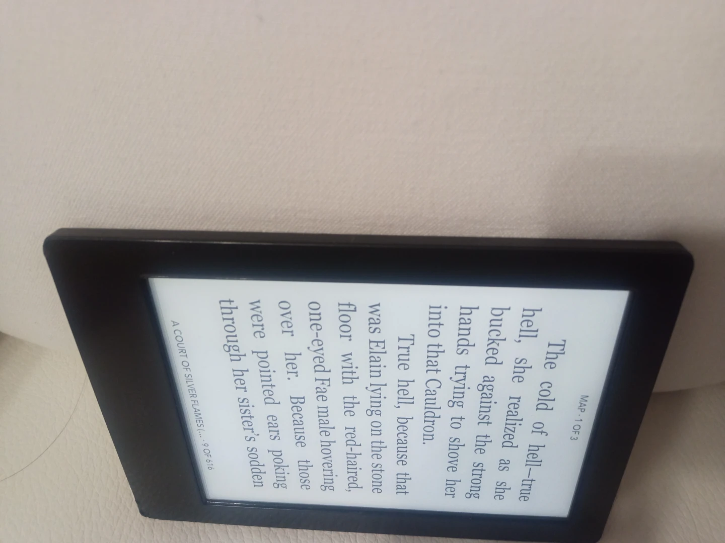 Kobo Aura H2O e-reader with case - photo 5