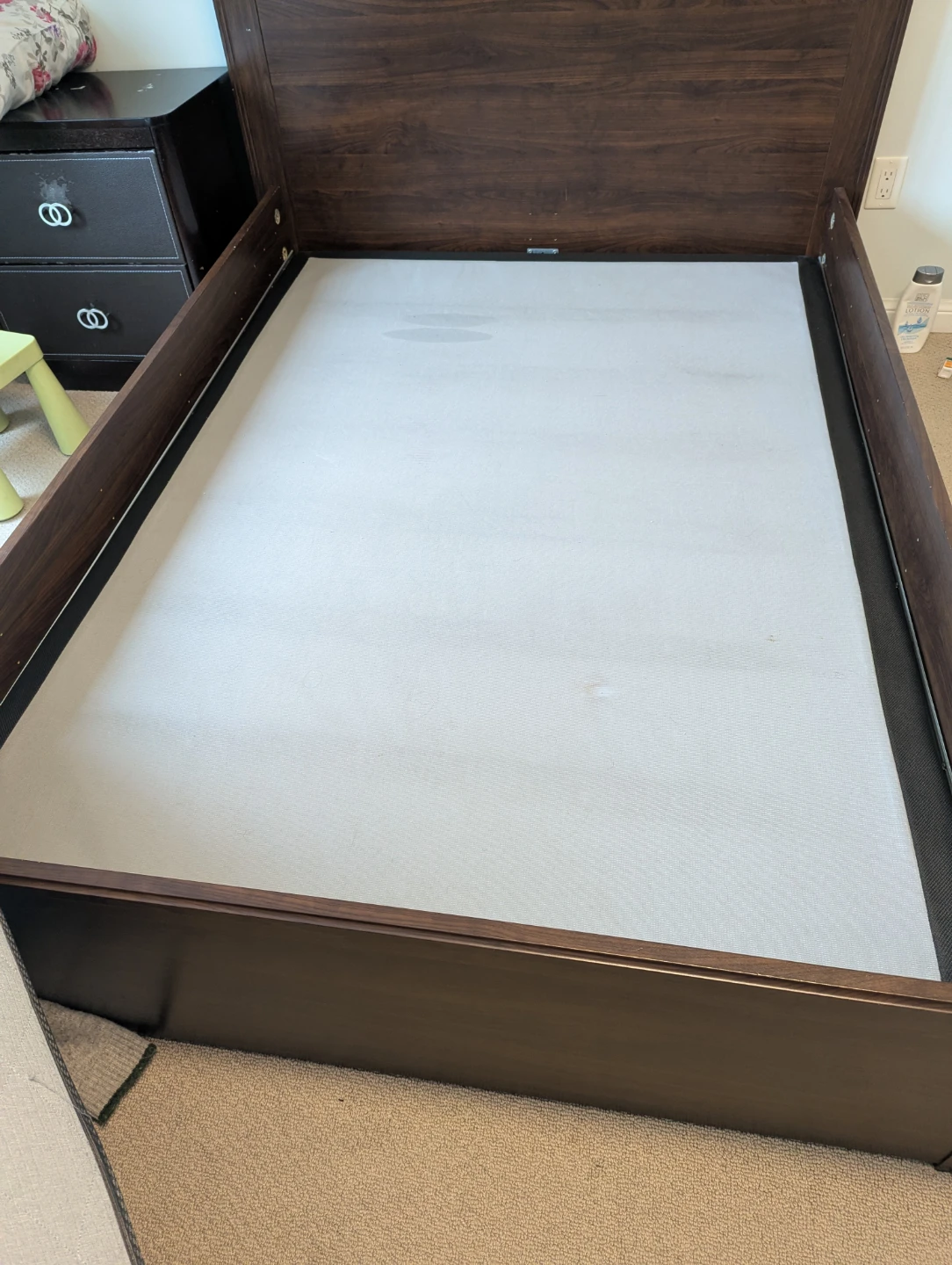 Dark Wood Bed Frame with Platform Base - double size - photo 4
