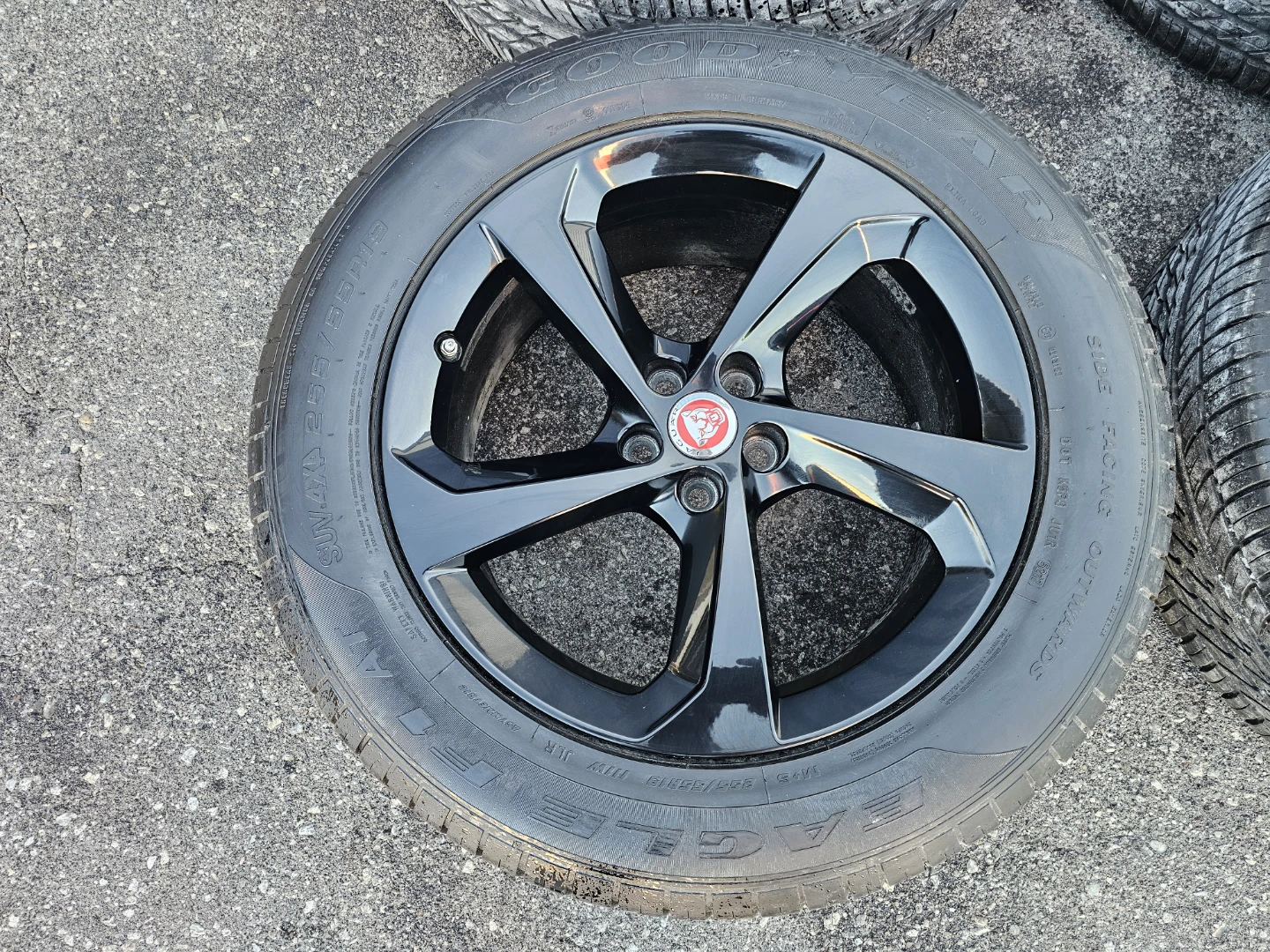 JAGUAR F-PACE O.E.M RIMS AND ALL SEASON TIRES - photo 2