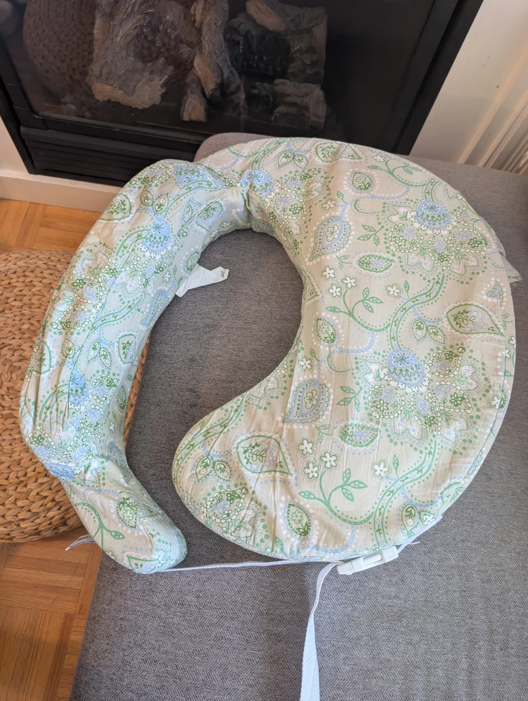 Nursing Pillow with Paisley Print (My Brest friend)