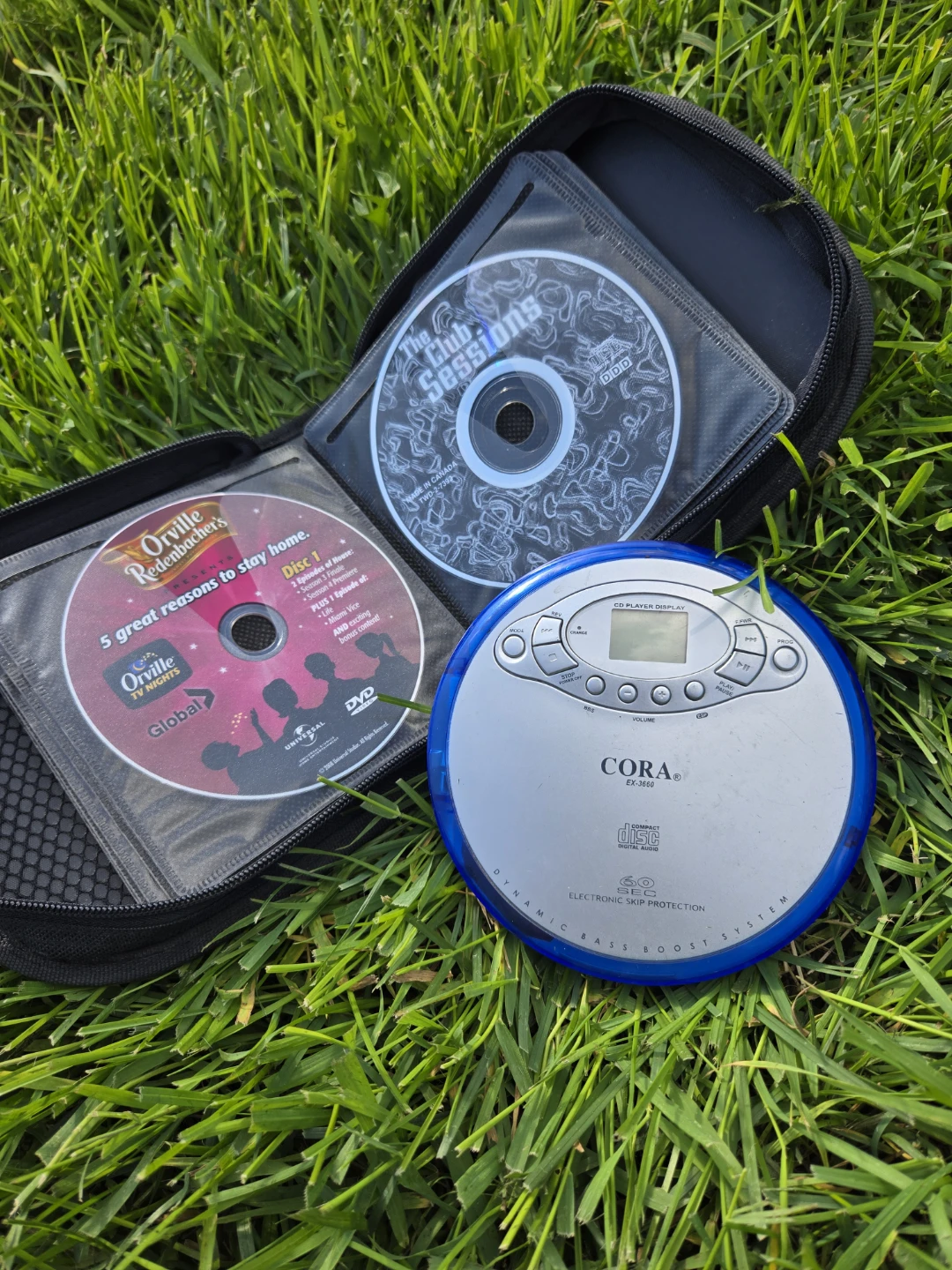 *unworking* Portable CD Player - photo 5