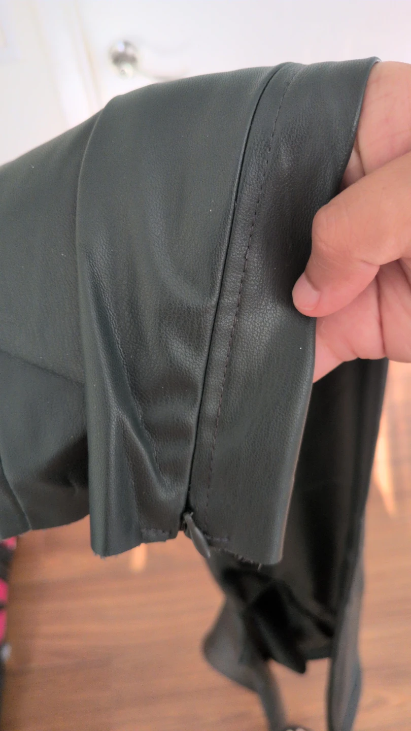 BNWT Green Faux Leather Zara Pants - photo 4