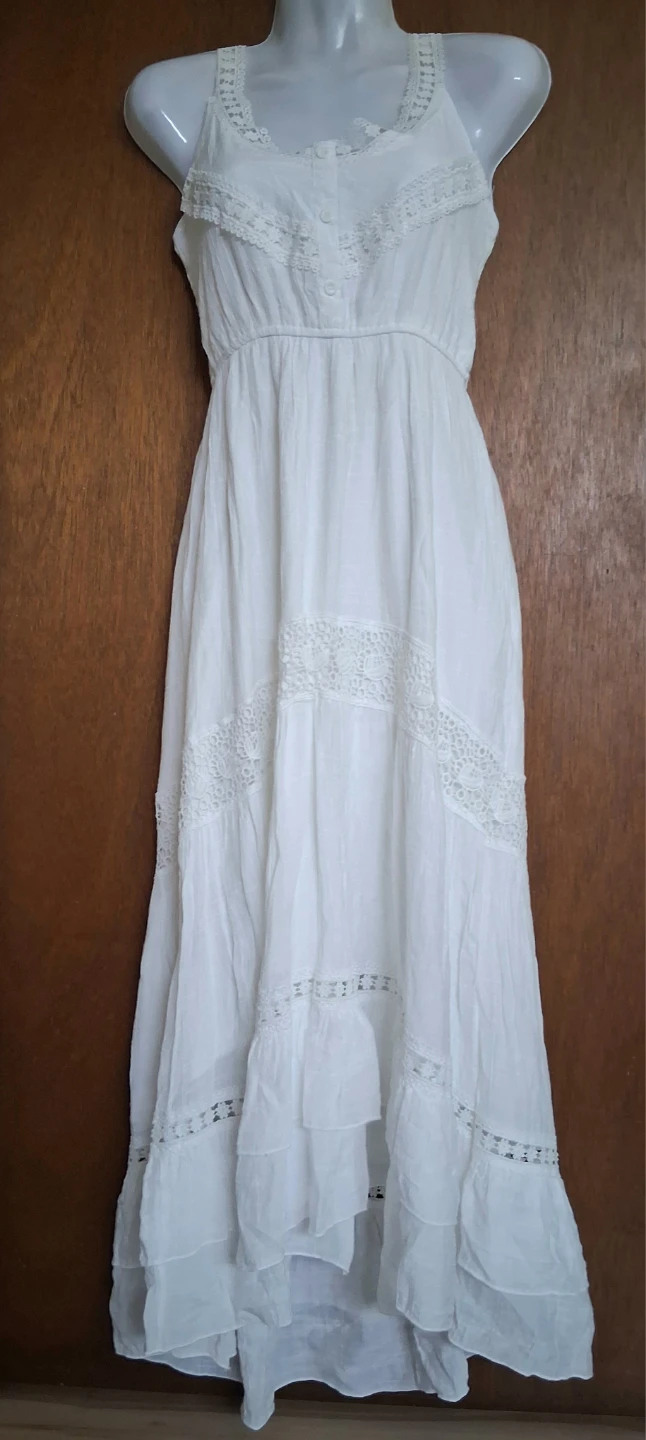 New White sleeveless eyelet lace maxi dress