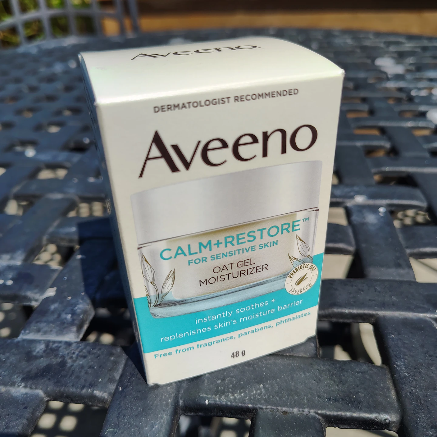 Aveeno Calm+Restore Oat Gel Moisturizer for Sensitive Skin 48g