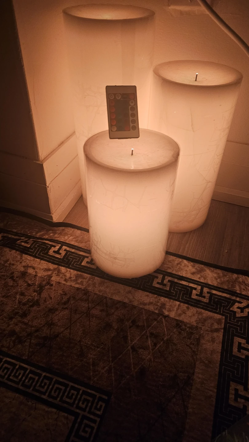 Set of 3 LED Pillar Candles with Remote - photo 5