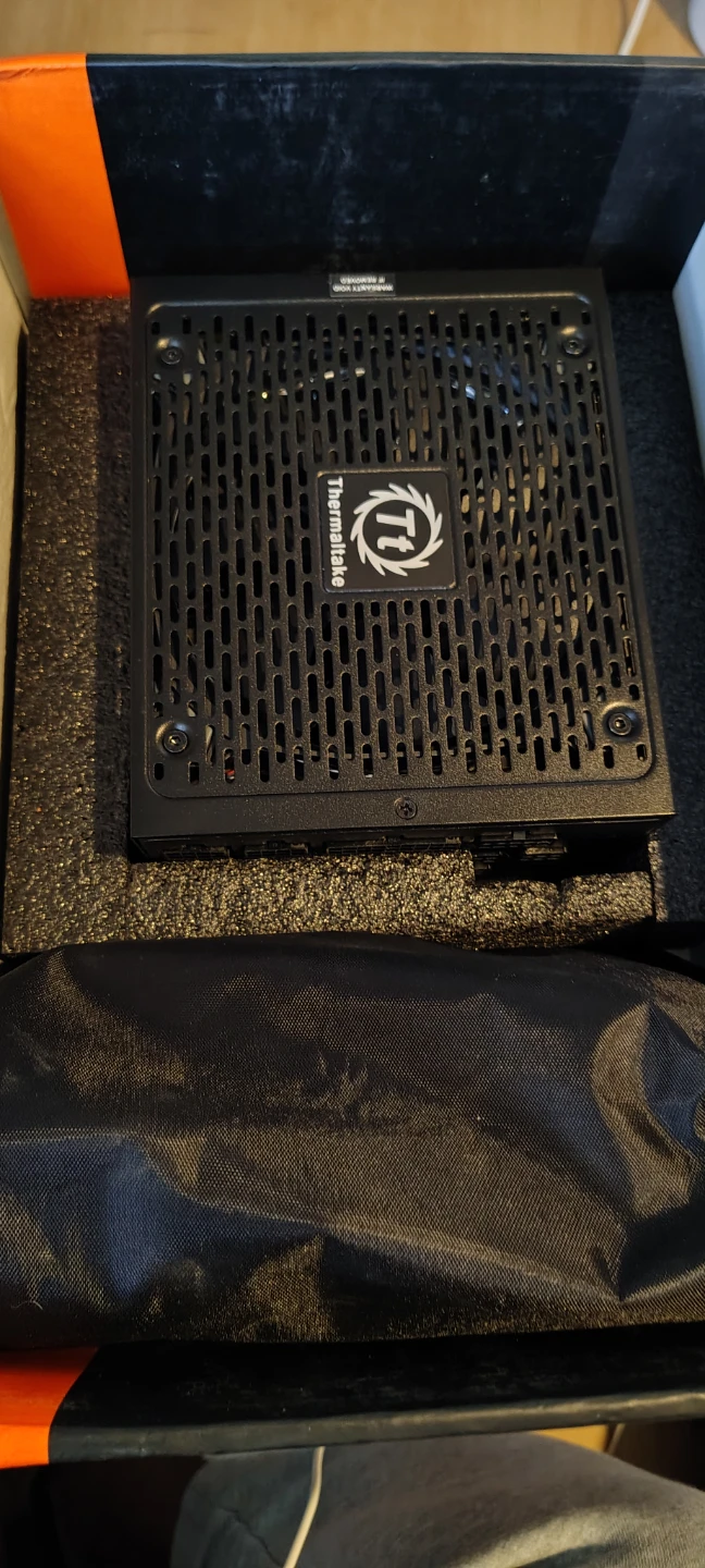 Thermaltake Toughpower Grand RGB 1200W Power Supply - photo 5