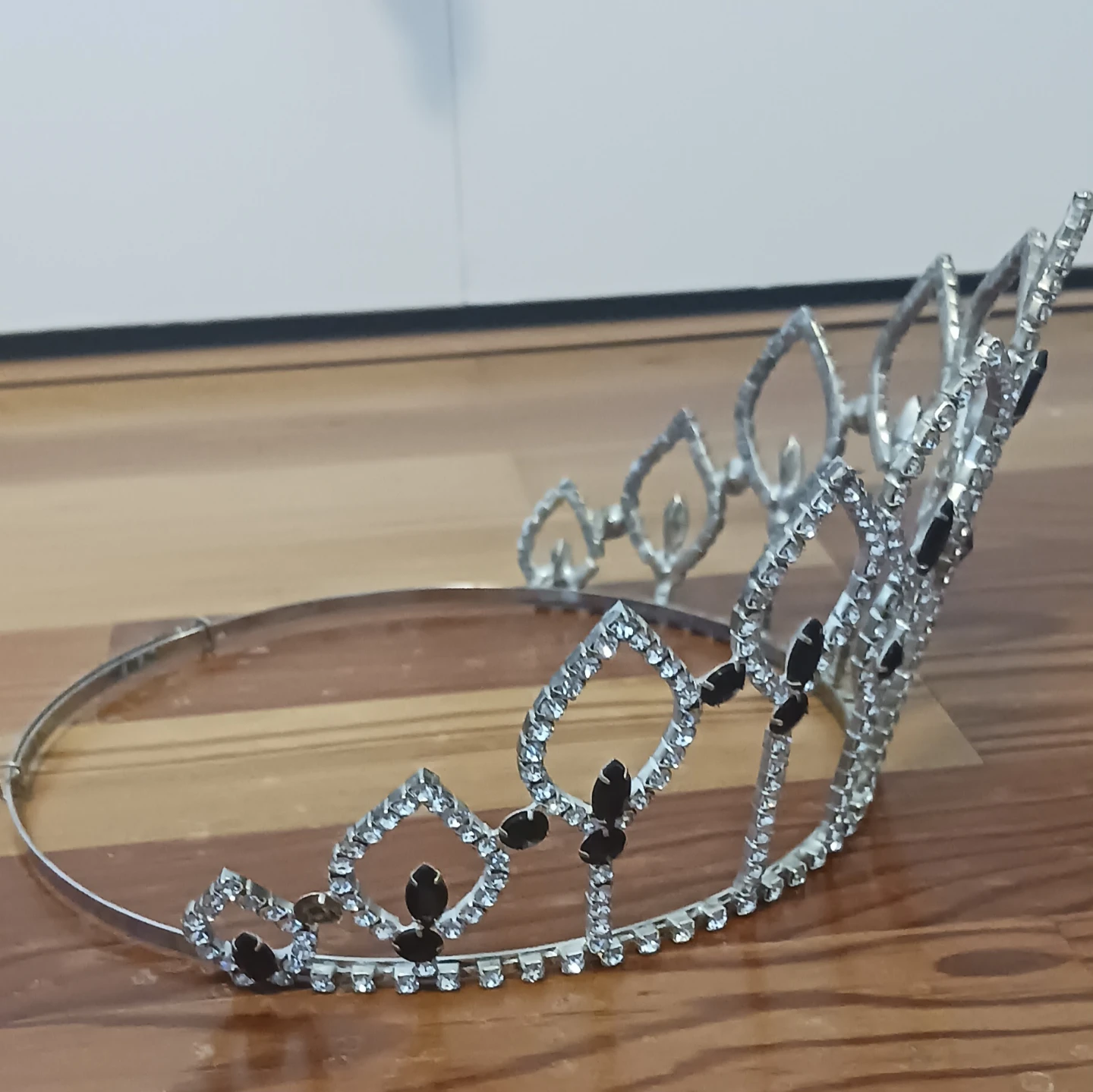 Silver Rhinestone Tiara - photo 2