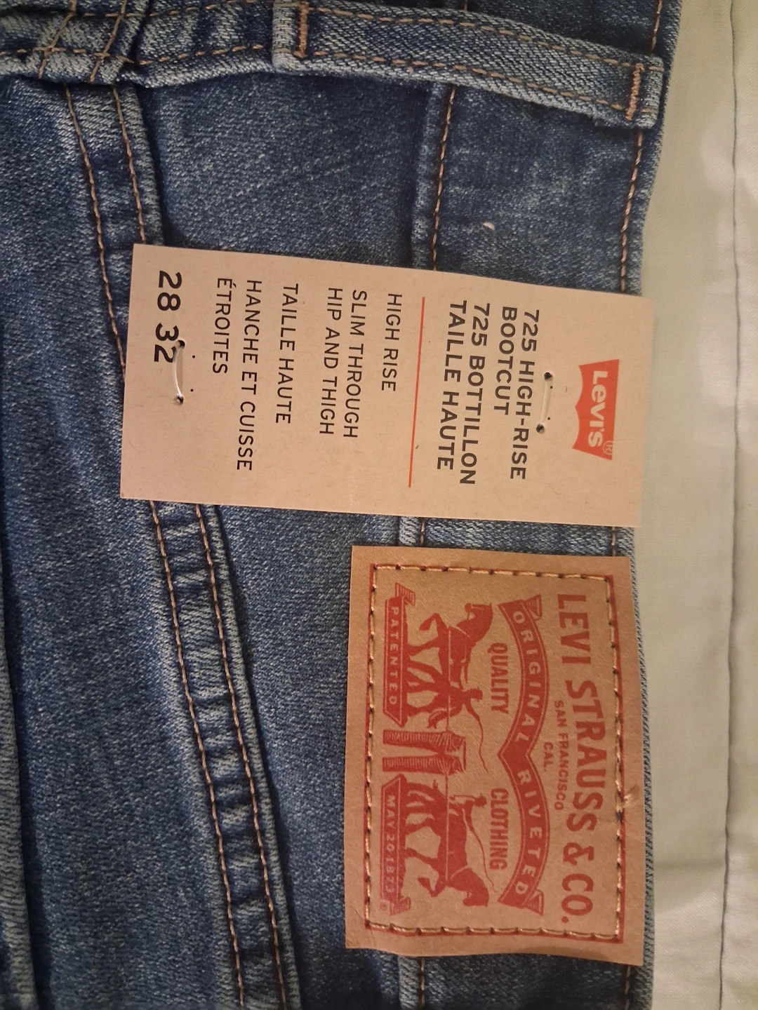Levi's Women's 725 High Rise Bootcut Jeans Size 28 - photo 5