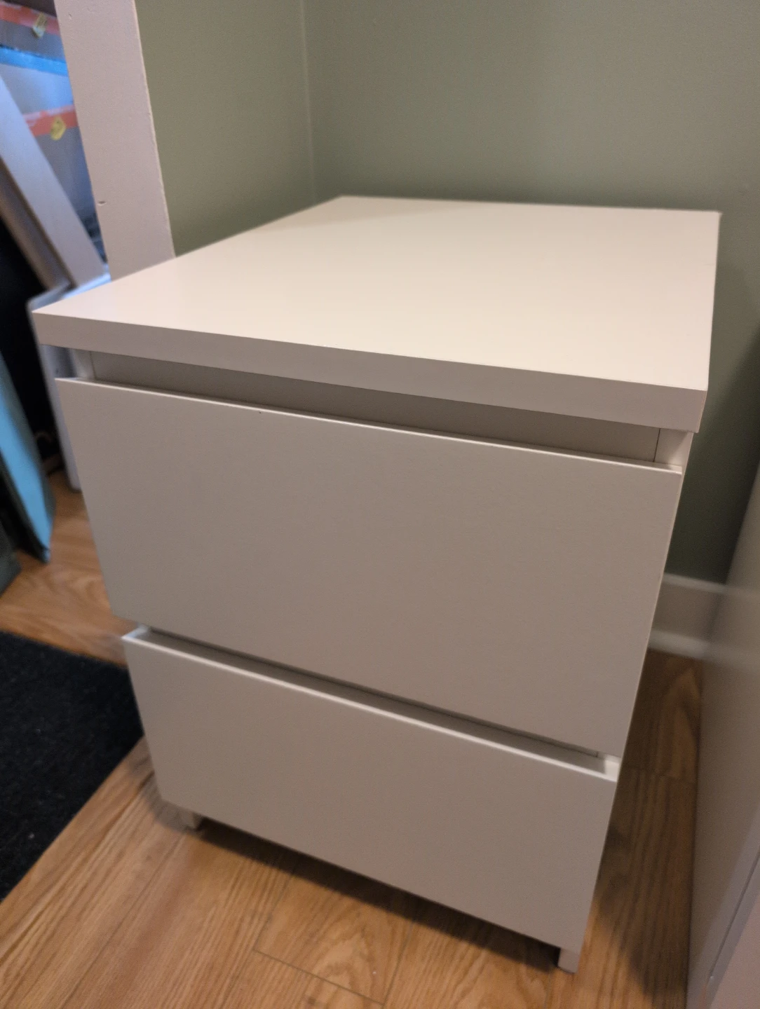 IKEA nightstand SET of 2 - White - photo 2