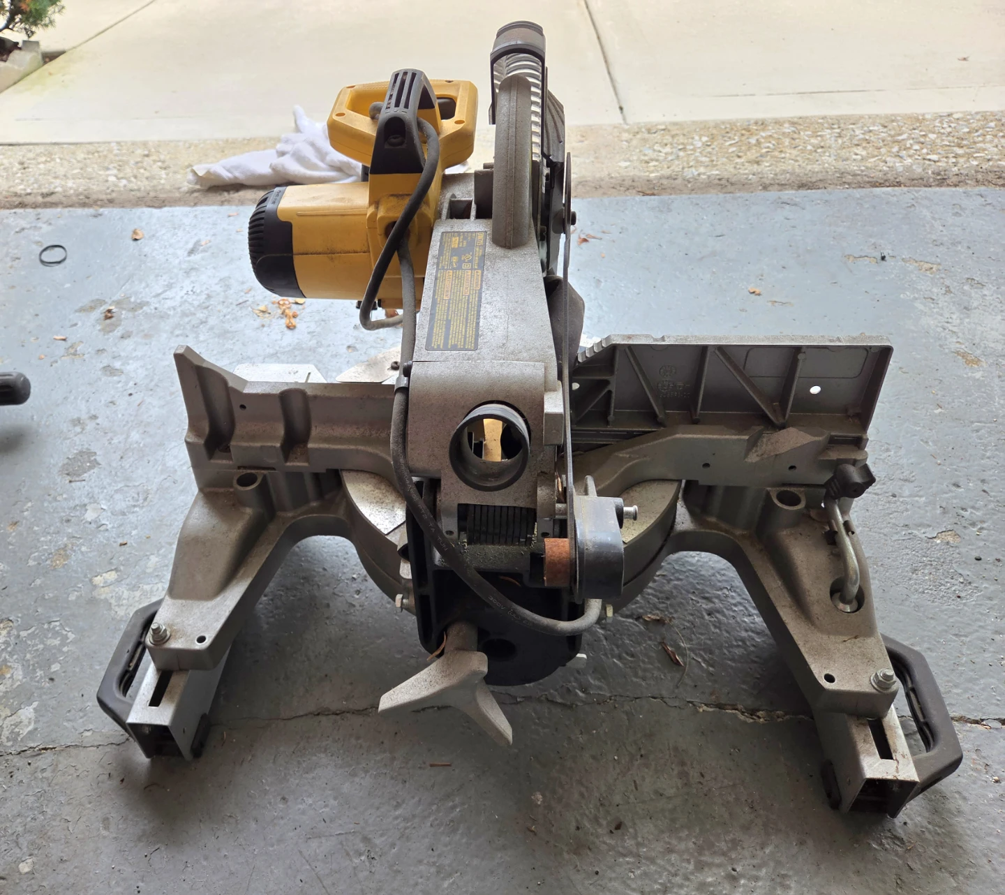 Dewalt Compound Miter Saw - photo 4