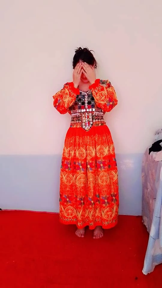 Girls' Traditional Dresses - photo 3