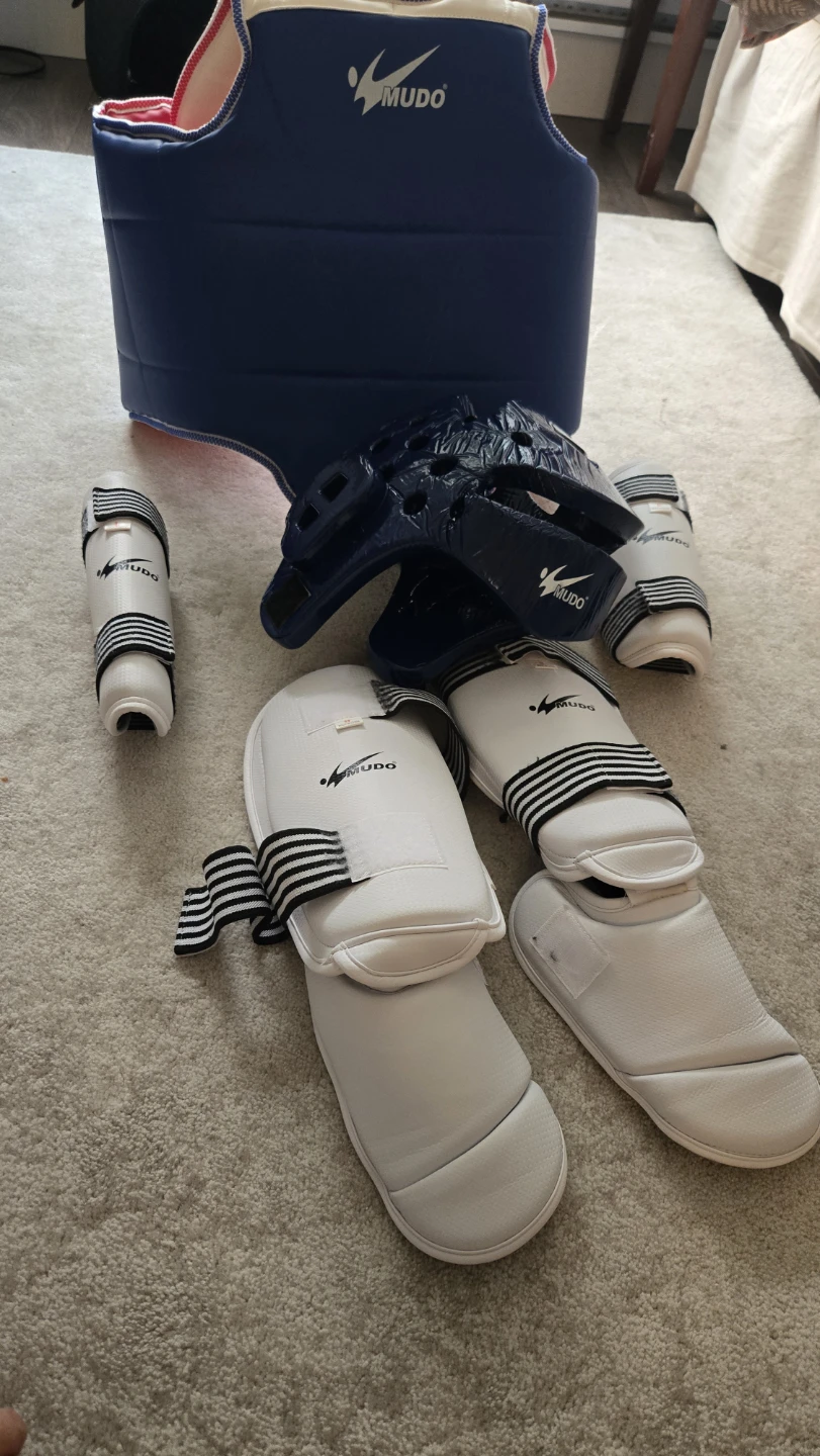 Taekwondo Sparring Gear Set with Bag - photo 3