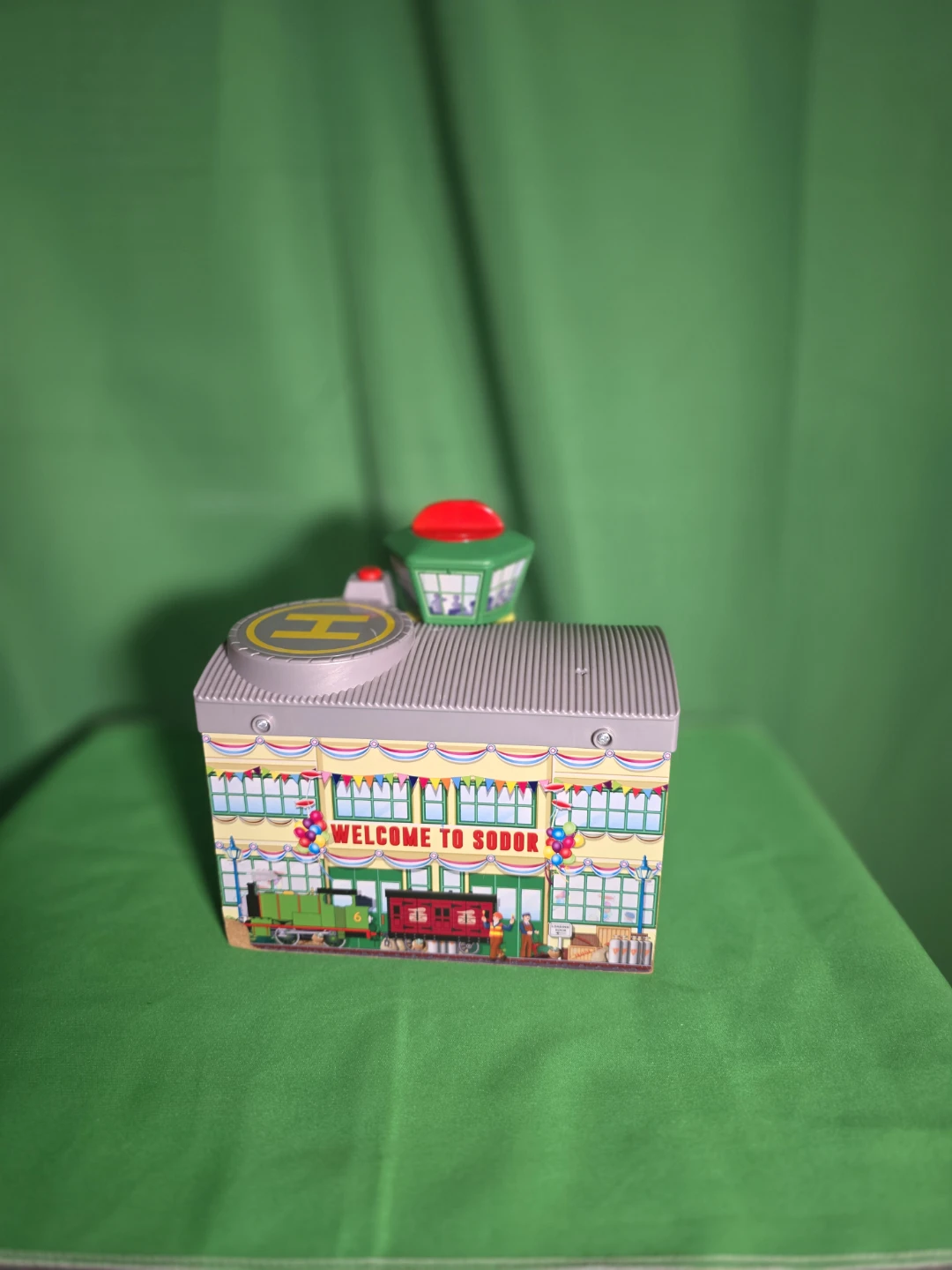 Thomas the Tank Engine Sodor Airport - photo 2